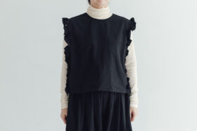 予約 R245 CAMILLE FRILLY GILET noir 9月末〜10月初 1