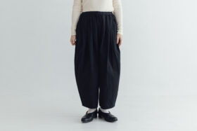 予約 R244 CAMILLE TUCK PANTS noir  9月末〜10月初 1