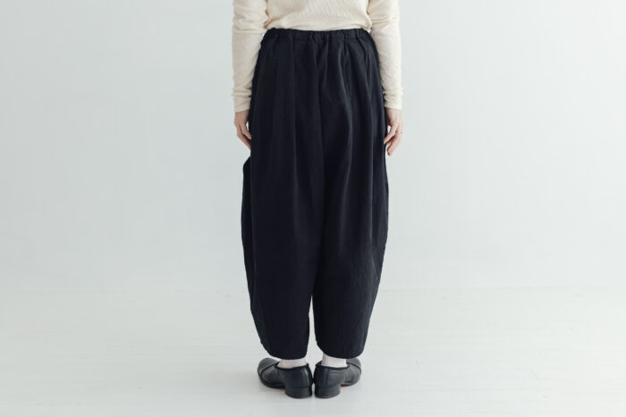 予約 R244 CAMILLE TUCK PANTS noir  9月末〜10月初 3