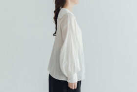 予約 R239 MANY BUTTONS BLOUSE white 9月中〜9月末 2