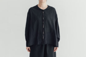 予約 R239 MANY BUTTONS BLOUSE black 9月中〜9月末 1