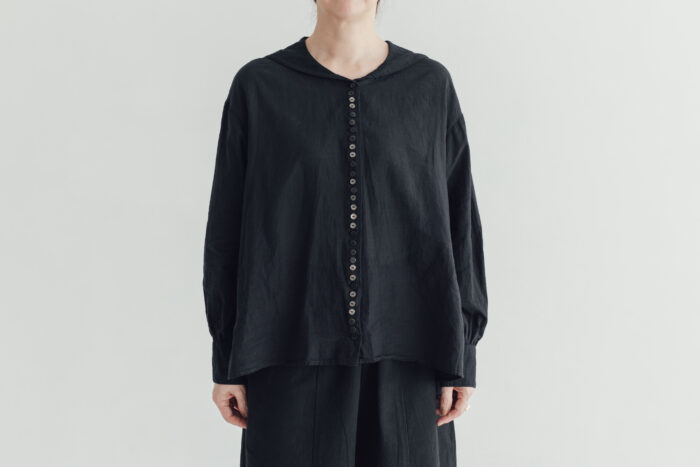 予約 R239 MANY BUTTONS BLOUSE black 9月中〜9月末 1