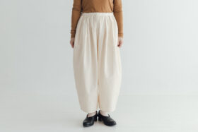 予約 R244 CAMILLE TUCK PANTS ecru  9月末〜10月初 1