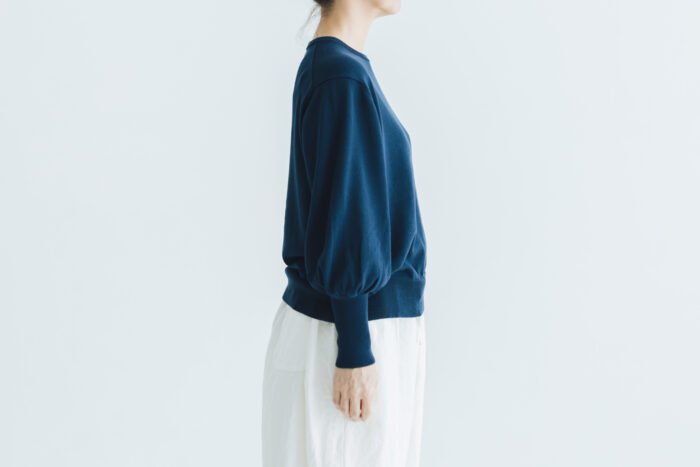 予約 G1034 GATHER SLEEVE KNIT PULL OVER navy 2月末〜3月初 2