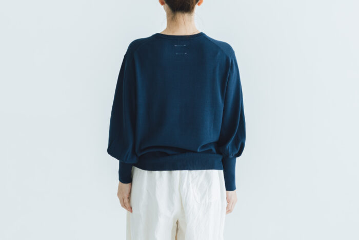 予約 G1034 GATHER SLEEVE KNIT PULL OVER navy 2月末〜3月初 3