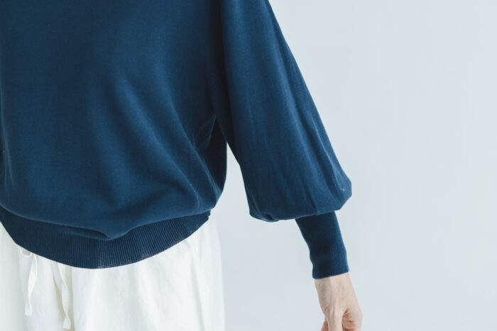 予約 G1034 GATHER SLEEVE KNIT PULL OVER navy 2月末〜3月初 4