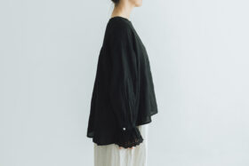 予約 G1024 ANTIQUE LACE SLEEVE ATELIER BLOUSE noir 2月初〜2月中 2