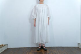 No.7518 GARMENT DYE LAWN SMOCK DRESS  8-10月 1