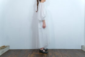 No.7518 GARMENT DYE LAWN SMOCK DRESS  8-10月 2